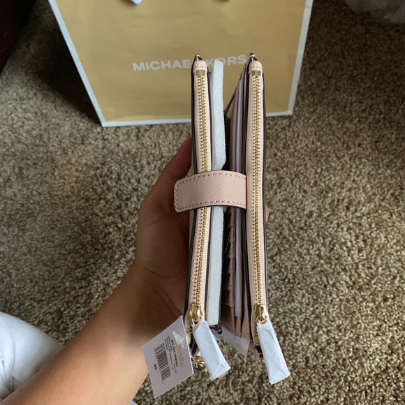 Last one ‼️🎉 MK  ballet color 💓 - Picture 4 of 5